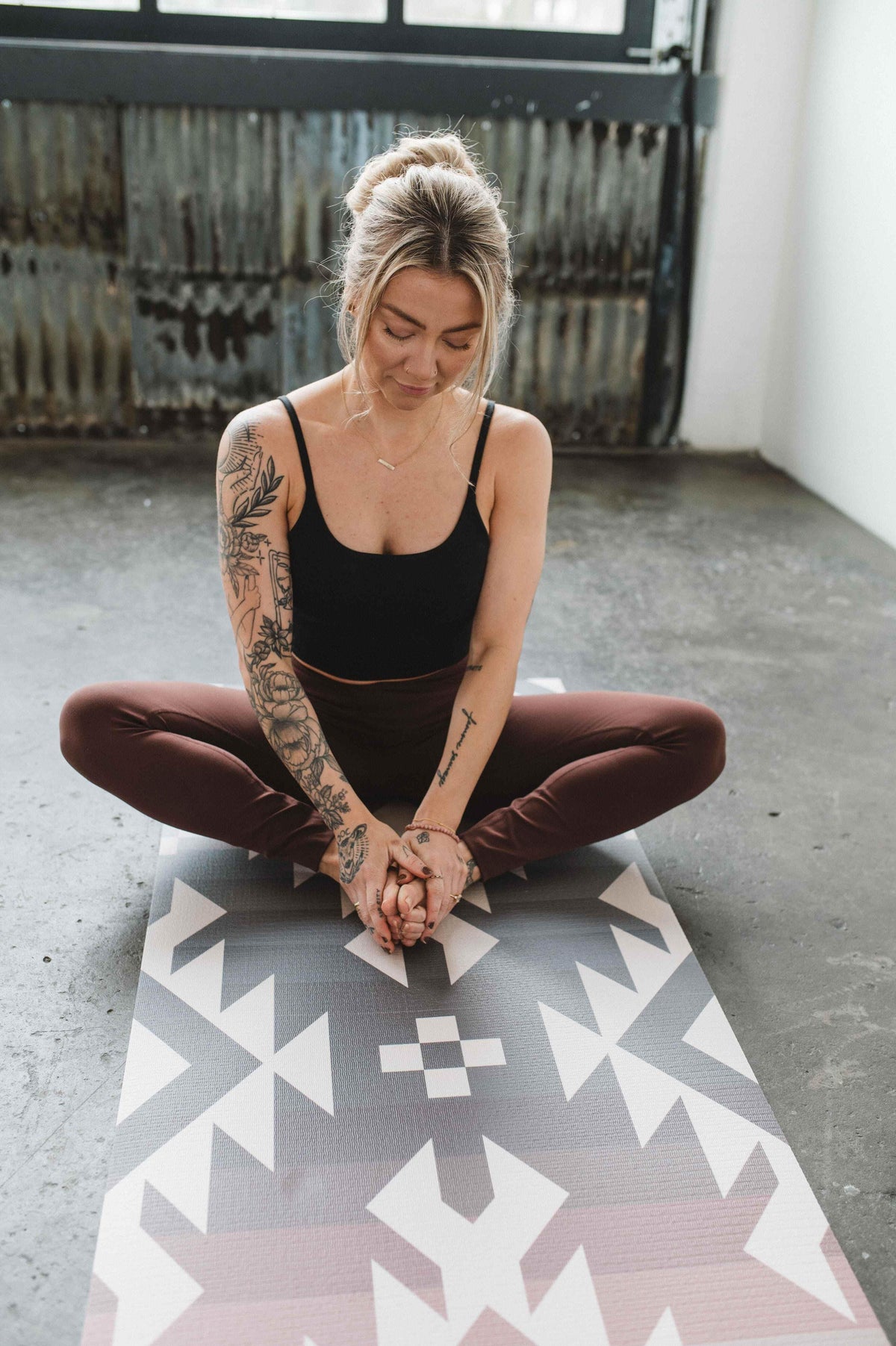 Obsidian Ridge Yoga Mat – 6 mm Extra Thick, Double-Sided Non-Slip, Eco-Friendly PER with UV-Printed Design | Yune Yoga