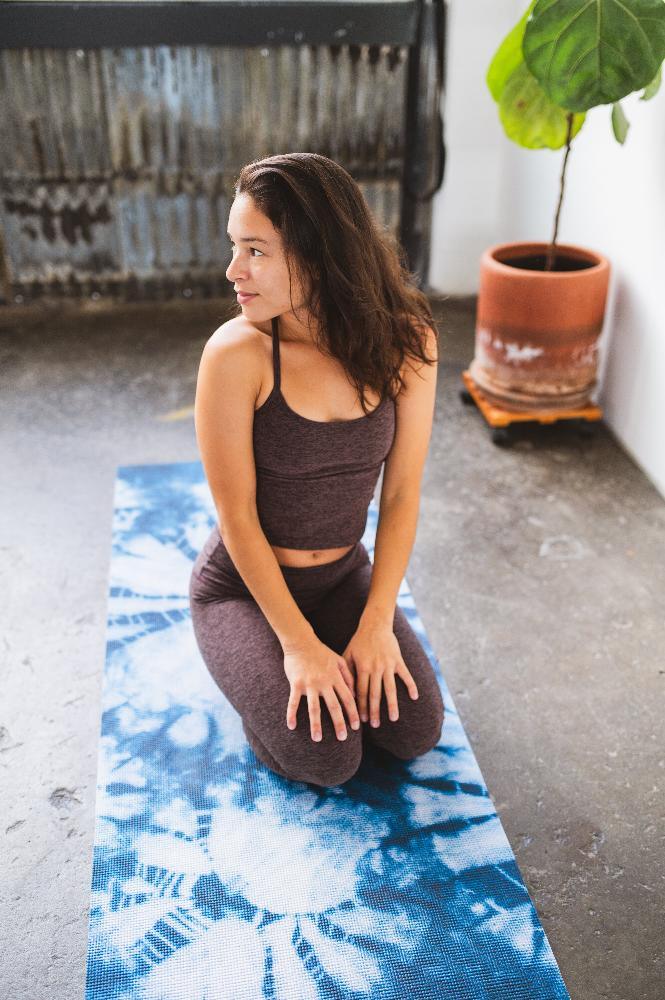 Blue Ataraxy Yoga Mat – 6mm Eco-Friendly, Non-Slip & Cushioned | Yune Yoga