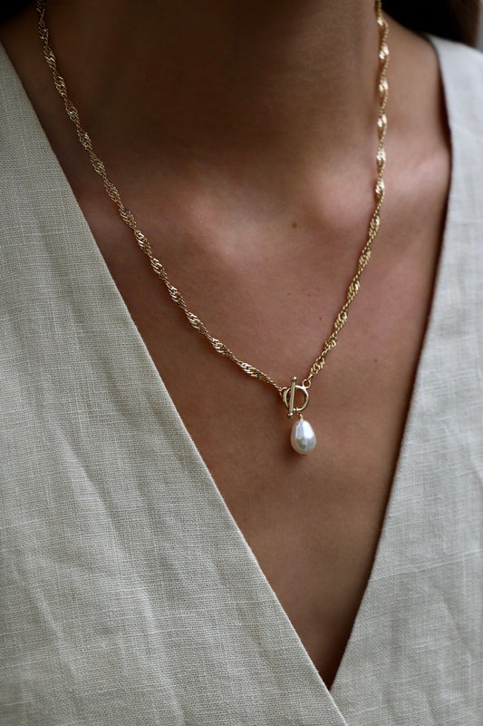Arabella Necklace with Teardrop Pearl