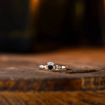 The Lynn - Women's Claddagh Ring / Wedding Ring - Sterling Silver