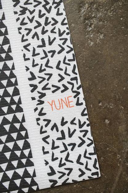 Bowie Yoga Mat — Lightning Flow, Zero-Slip Grip (Amped Cushioning)