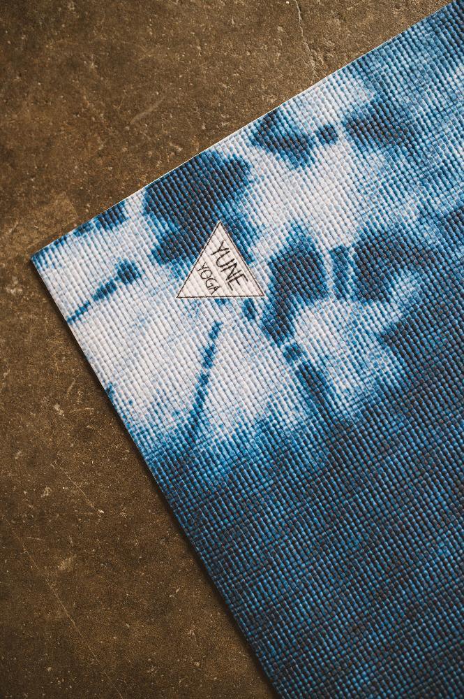 Blue Ataraxy Yoga Mat – 6mm Eco-Friendly, Non-Slip & Cushioned | Yune Yoga